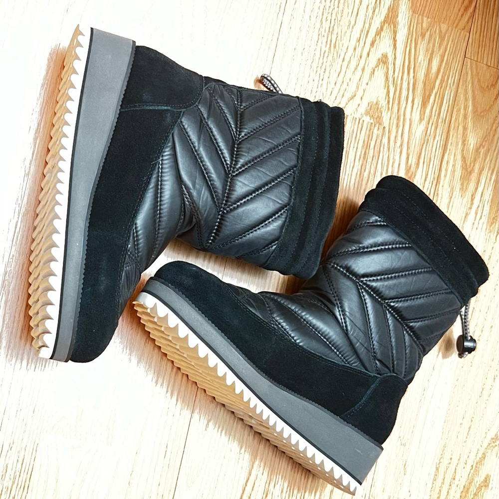 Authentic Ugg, never used, beautiful!